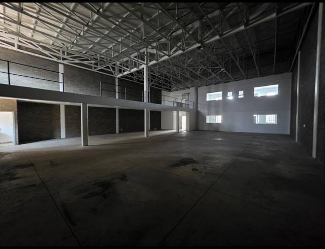 550M² WAREHOUSE TO LET IN STORMILL